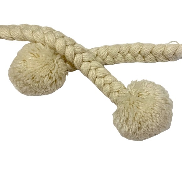 The North Face Beanie Cap With Tassels - Picture 3 of 8